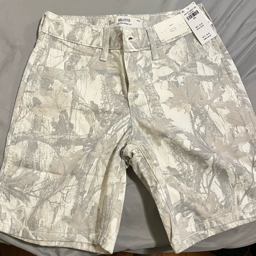Hollister Women White Gray Camouflage Jorts